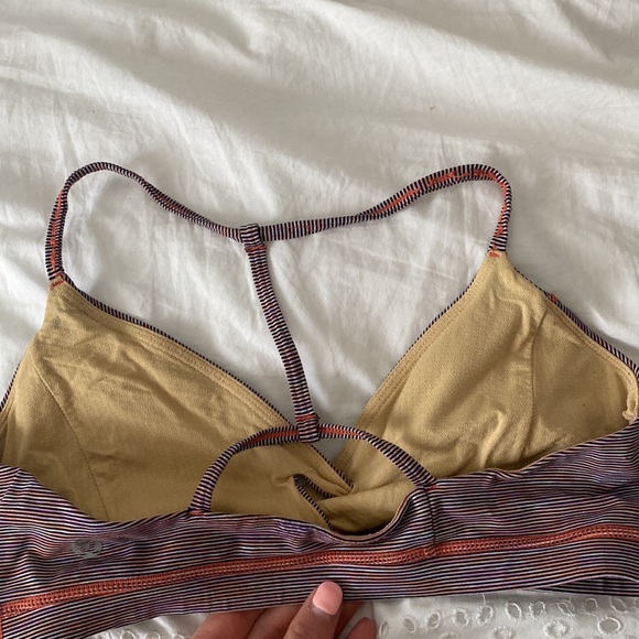 LULULEMON SIZE 6 SPORTSBRA - Picture 3 of 4